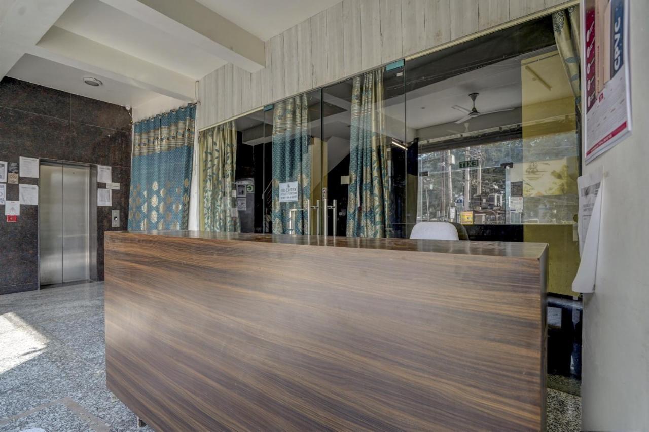 Oyo 78981 The Diamond Nest Noida Exterior foto